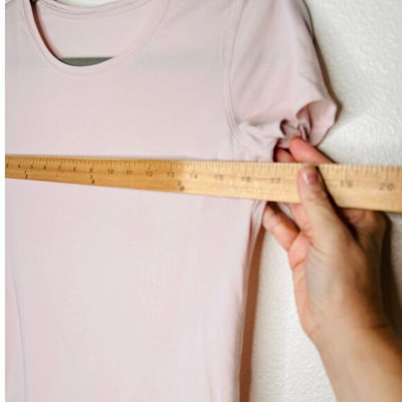 Lululemon Pale Pink Short Sleeve Round Neck Curved Hem Tee Shirt 6 - Picture 7 of 8